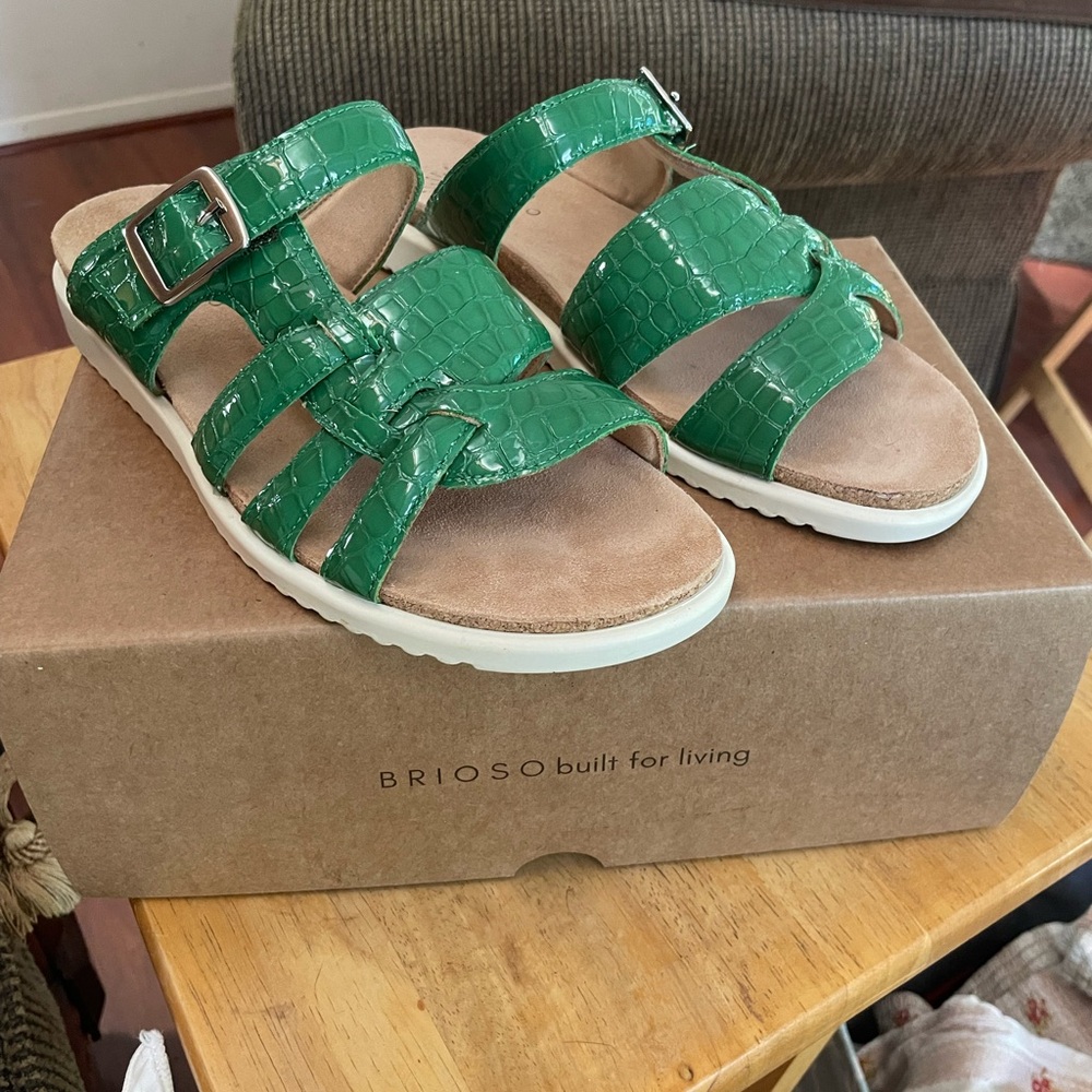 Brioso Haddon Patent Leather Sandal Crocodile Slide MONSTERA GREEN 9 cork buckle - Picture 5 of 16